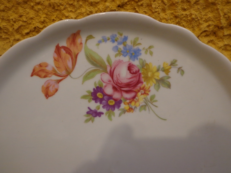 Pratos de Bolo em Porcelana Borda em Ouro e Floral 1960 - Persa