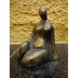 Antiga Escultura Em Bronze Mulher Ass - R 2500